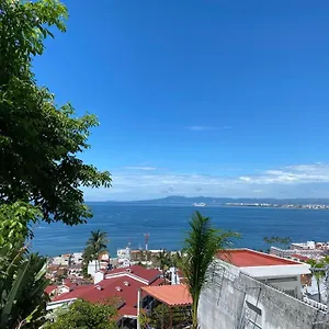 En Vallarta 6 Cuadras Malecon Guest house
